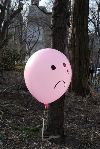 Sad Balloon - NYU Students' Balloon Protest (03-13-08)