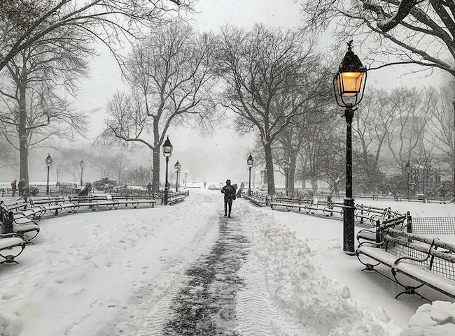 SEE IT: New Yorkers Start Mass Snowball Fight In Washington Square